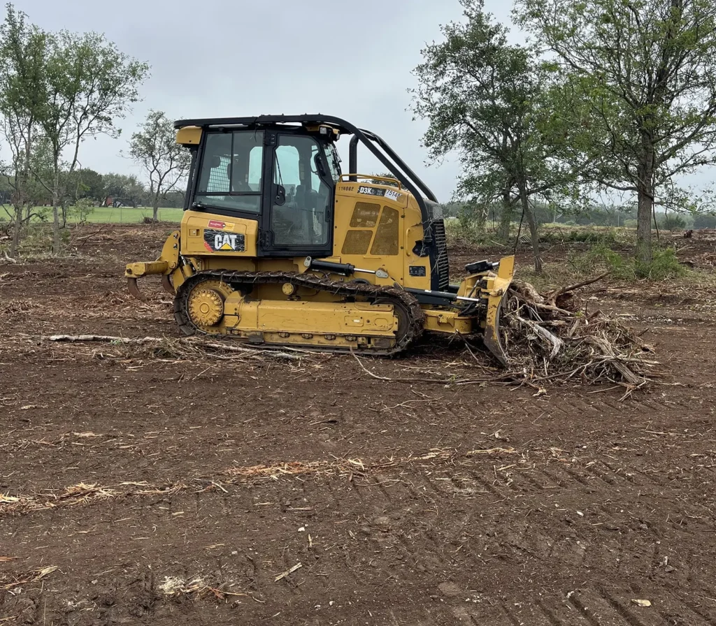 skidsteer creating the benefits of land clearing